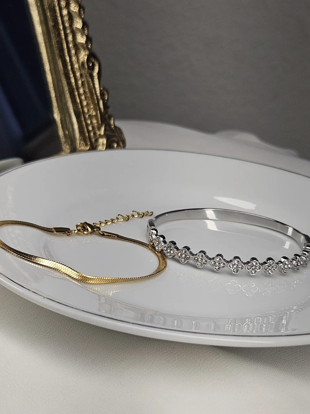 The Luxury Mixed-Metal Bracelet Stack ✨👑
